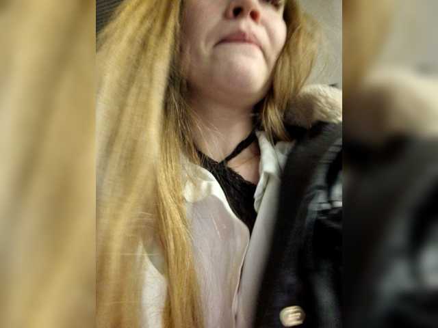 Transliacijos ekrano nuotraukos LEILA-ANGELL