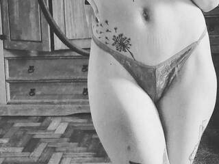 Erotinis vaizdo pokalbis -Ch-