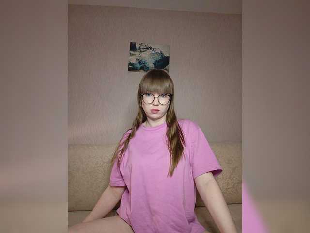 Nuotraukos LilyCandy Welcome to my room. My name is Julia. Don't forget to put love and subscribe *In addition to privates, I go to a group (60tknmin). The strongest vibration is 222tkn