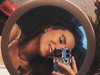 Erotinis vaizdo pokalbis ni_kiss