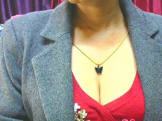 Erotinis vaizdo pokalbis Aarju