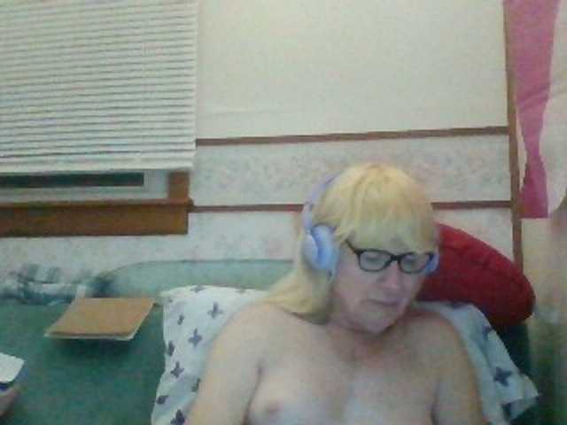 Nuotraukos acorn551 Special For 100 tokens watch me strip down to my birthday suit !!!!!TOPIC: Loven if you like my smile any tips if you like me!Show tits---50 TokensShow pussy----110 TokensShow ass--90 TokensLove my smile ---20 tokens Pussy Licker Vib --- 150