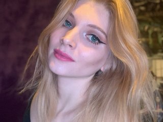 Erotinis vaizdo pokalbis Adalinda