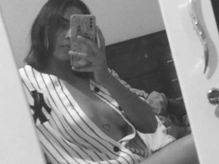 Erotinis vaizdo pokalbis adara-orson