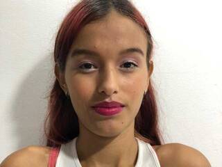 Erotinis vaizdo pokalbis adaralove1