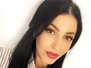 Erotinis vaizdo pokalbis Adda-Maris