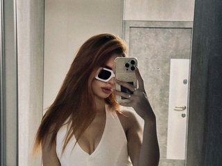 Erotinis vaizdo pokalbis Adel57
