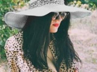 Erotinis vaizdo pokalbis adel7