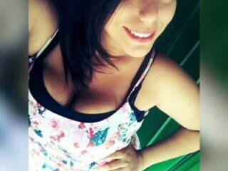 Erotinis vaizdo pokalbis AdelaRose