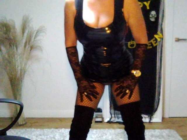 Nuotraukos AdeleMILF69 top off 200 tkns,PVT's on,lovense on, squrting show , striptease and more