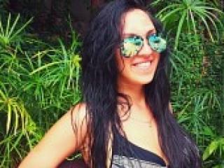 Erotinis vaizdo pokalbis adeliay