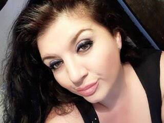 Erotinis vaizdo pokalbis Adelie