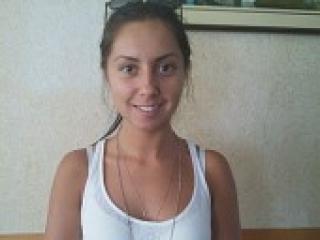 Erotinis vaizdo pokalbis adelin96