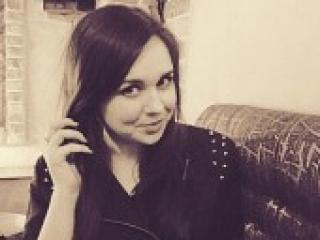 Erotinis vaizdo pokalbis adelita