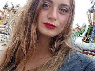 Erotinis vaizdo pokalbis adellin