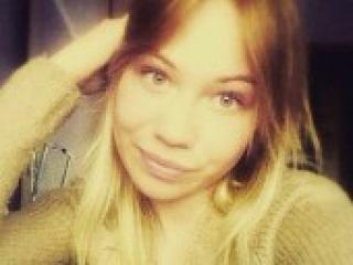 Erotinis vaizdo pokalbis adelyna