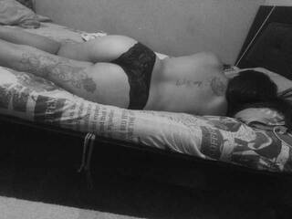 Erotinis vaizdo pokalbis adhara02