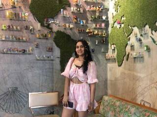 Erotinis vaizdo pokalbis adharawalker