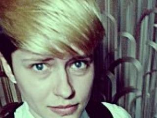 Erotinis vaizdo pokalbis adonnni