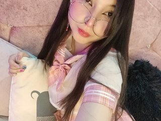 Erotinis vaizdo pokalbis AhriLittle