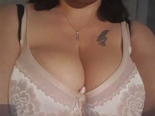 Erotinis vaizdo pokalbis BigTiti