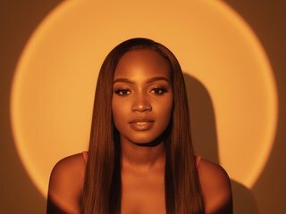 Erotinis vaizdo pokalbis Alana-Jonness