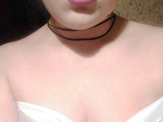 Erotinis vaizdo pokalbis AlbinaYees