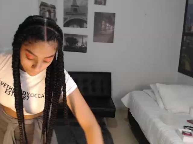 Nuotraukos alexamillers let's squirt for the last time this 2020#lovense #18 #latina #new #bigboob