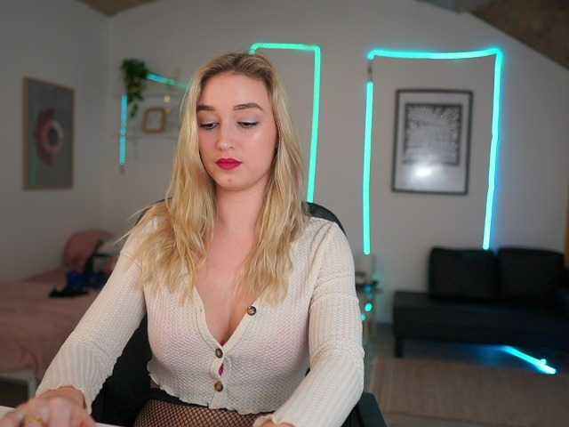 Nuotraukos AlexisTexas18 Hi! I am Alexis 19 yrs old teen, with perfect ass, nice tits and very hot sexy dance moves! Lets have fun with me! Water on my white T-shirt at goal!