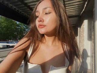 Erotinis vaizdo pokalbis Alice-Heaven