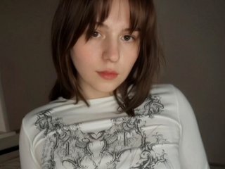 Erotinis vaizdo pokalbis Alice-Nour