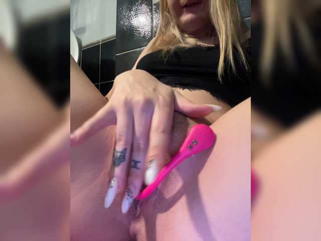 Nuotraukos Alice0Kitty SHOW WITH DILDO AND SQUIRT 2051 Favorite vibration 21