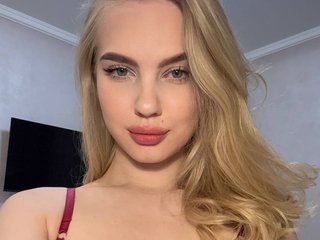 Erotinis vaizdo pokalbis Alice18Wonderland