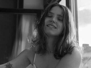 Erotinis vaizdo pokalbis AliceKittie