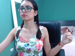 Nuotraukos AliceJohnsonn When i feel good i show you my wet panty... pvt on no free show kisses!