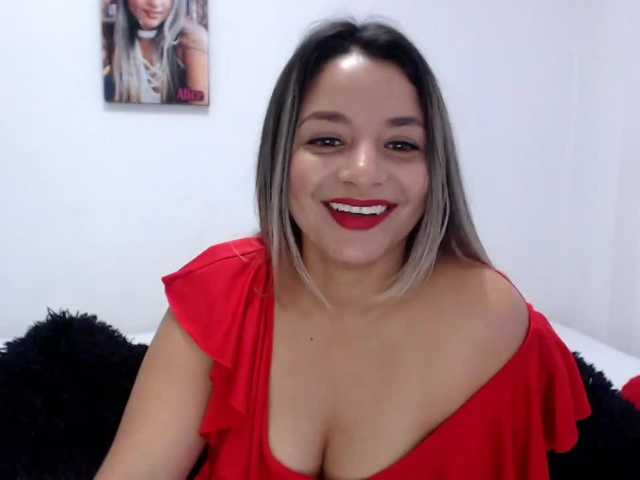 Nuotraukos alicequeenx hello guys welcome to my room im new model in here help me complette my goal and enjow the show #latina#curvy#hot#blonde#pvt#dildo#cum#squirt#pvt