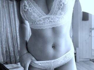 Erotinis vaizdo pokalbis AliceRedX