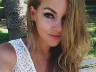 Erotinis vaizdo pokalbis aliceshine