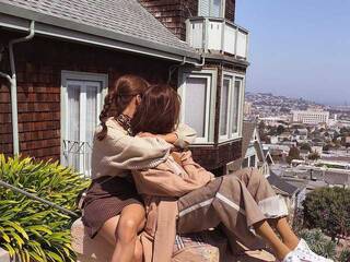 Erotinis vaizdo pokalbis AliceTris