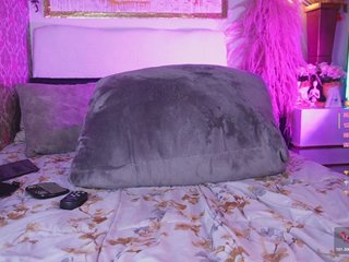 Erotinis vaizdo pokalbis AliciaKennet