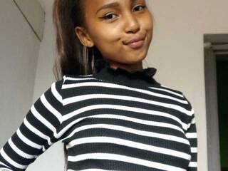 Erotinis vaizdo pokalbis Aliciakittie