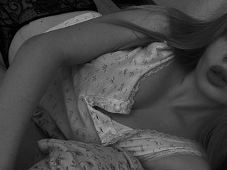 Erotinis vaizdo pokalbis alinalesssa