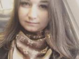 Erotinis vaizdo pokalbis alinamelisa