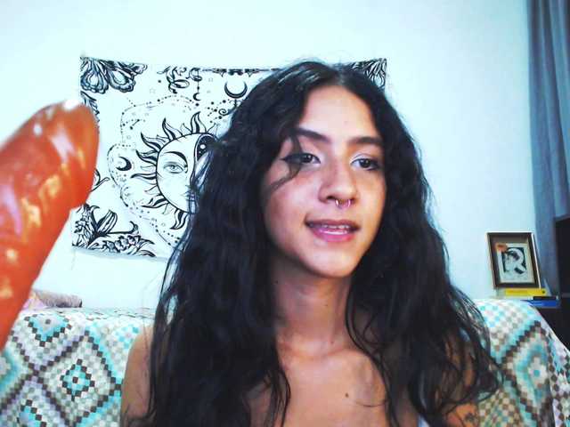 Nuotraukos AlinaWoolf Heyy welcome to my room, im new model, dont forget follow me and tip if u like the show, hot private open! GOAL BOOTY TEASE + SPANKS DOGGY ❤