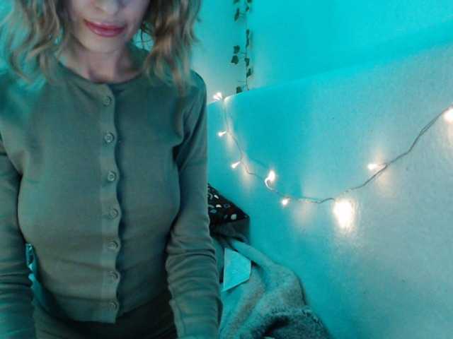 Nuotraukos Alisa-Nora hi im Alisa * favorite vib 25 50 88 181* when i feeel good -you will see me naked and squirt* want me 69*show face 77* snap 888*