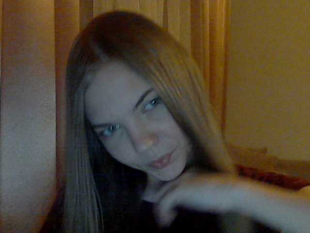 Nuotraukos alisekss8 Hello boys!) I'm Alice, I'm 24. Subscribe to me and put a heart!) Subscription for tokens!)