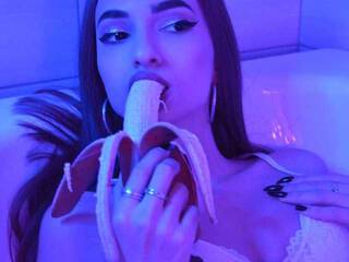 Erotinis vaizdo pokalbis AliyaEvans