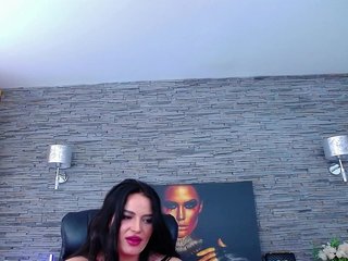 Erotinis vaizdo pokalbis Allana-Doll