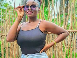 Erotinis vaizdo pokalbis Alliciete