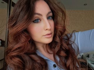 Erotinis vaizdo pokalbis AlluringAura